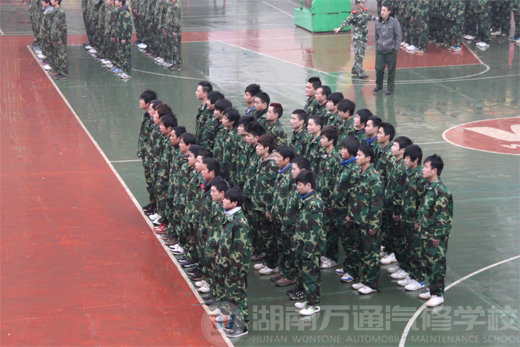 迎接新挑戰(zhàn) 軍歌嘹亮 夢在萬通