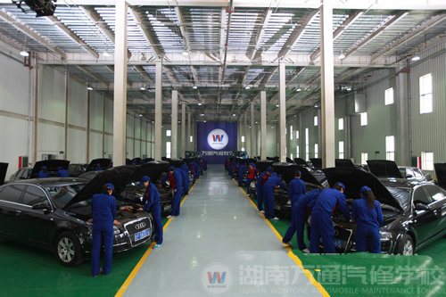 湖南萬通汽車學(xué)校-微時代的精品職業(yè)教育