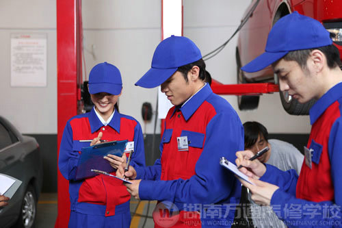 湖南萬通汽車學校汽車機電專業(yè)