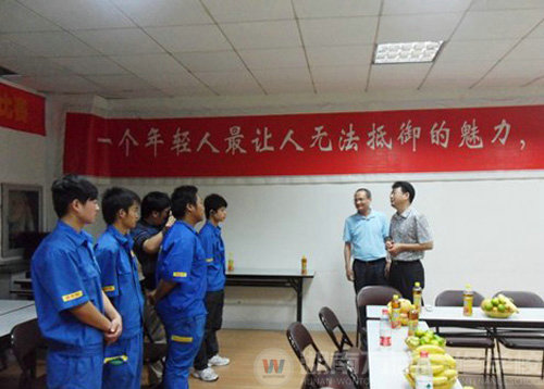 集團(tuán)沙總在新奇特與我校學(xué)生交流