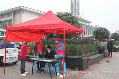 湖南萬通汽車學校 免費專車接送