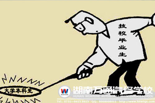 扎實汽修技能 助萬通學(xué)子贏在職場