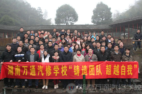 親，讓我們?cè)诖笞匀恢信c春天來個(gè)約會(huì)吧