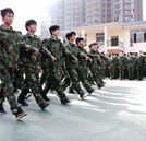 湖南萬通2012級(jí)新生軍訓(xùn)匯演圓滿閉幕