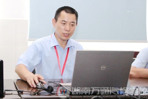 湖南萬通潘助理在會議上講話