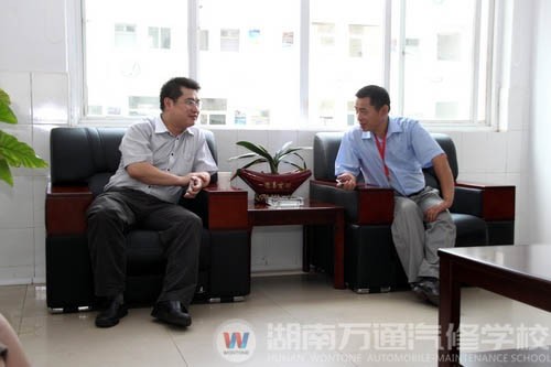 湖南萬(wàn)通校企聯(lián)合開(kāi)班模式正式啟動(dòng)