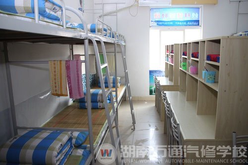 新生們一流的內(nèi)務(wù)整理水平,彰顯出軍訓(xùn)的上佳成果