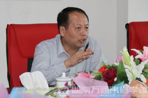 何部長(zhǎng)在歡迎儀式上講話