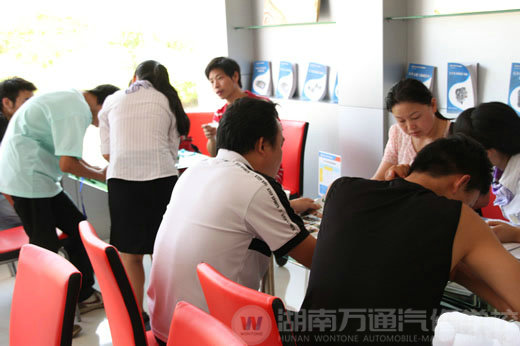 夏日炎熱，湖南萬通汽修學(xué)校，招生火爆進(jìn)行中