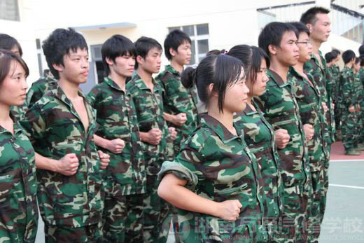 湖南萬通汽修學校，軍訓，開學典禮