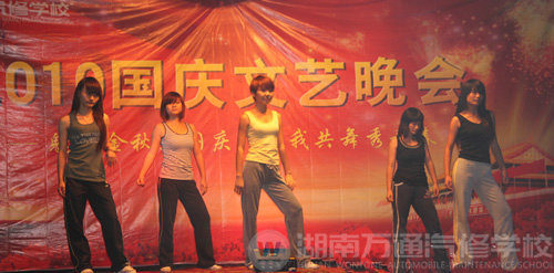 舞蹈《青春舞動(dòng)》