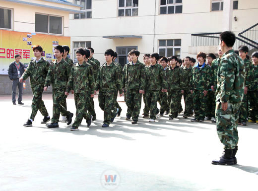 湖南萬通汽修學校，軍訓