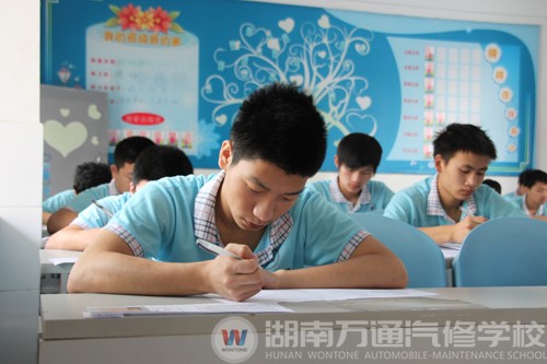 湖南萬通:關(guān)愛學(xué)生始終如一 愛與責(zé)任的腳步從不停止