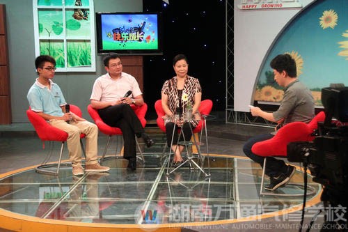 李王祥與主持人和嘉賓分享自己的成長(zhǎng)歷程