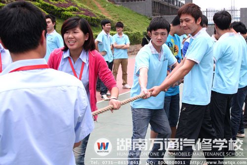 陳鳳嬌老師組織學(xué)生活動(dòng)