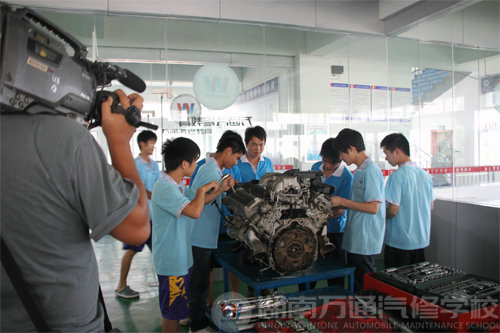 湖南教育電視臺對湖南萬通汽車學(xué)校采訪