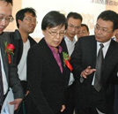 人民網(wǎng)：碩果累累 萬(wàn)通汽修教育贏盛贊