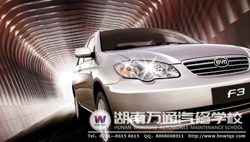 獲贈(zèng)實(shí)訓(xùn)設(shè)備，標(biāo)志著湖南萬通校企合作模式取得新進(jìn)展
