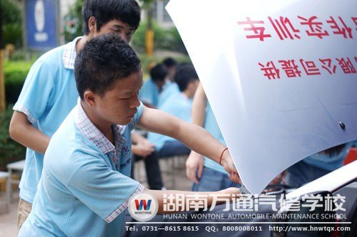 通過多種實踐平臺，湖南萬通的學(xué)生都具備了企業(yè)看中的實踐動手能力