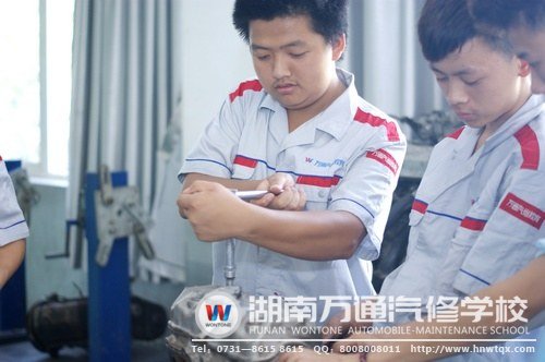 程吳鵬在湖南萬通開始了全新的學習生活