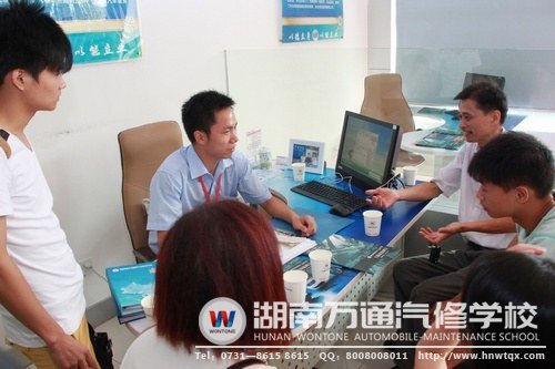 班主任也加入了咨詢隊伍