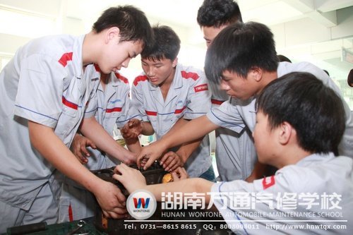 學校依據(jù)新生們的學習表現(xiàn)，特舉行開課儀式