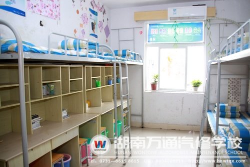 1、整潔大氣的宿舍是新生們的港灣