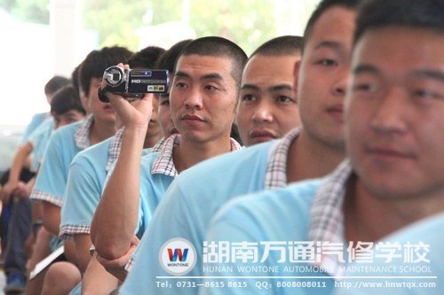 瞧，這位同學(xué)還錄制了視頻呢
