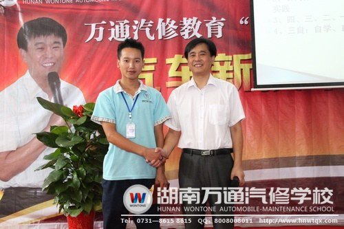 零距離接觸頂級汽修專家，感受果然非同一般