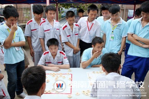象棋大賽受到同學(xué)們的喜愛(ài) 