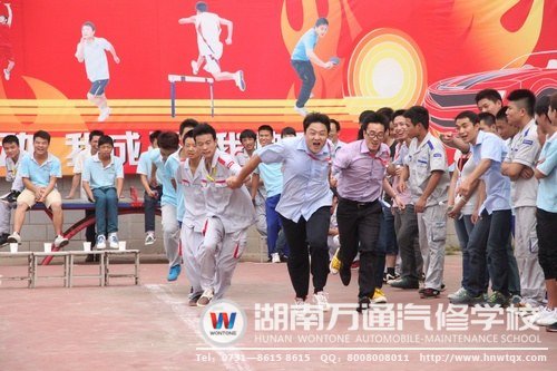“滾雪球”，老師和同學(xué)們齊心協(xié)力