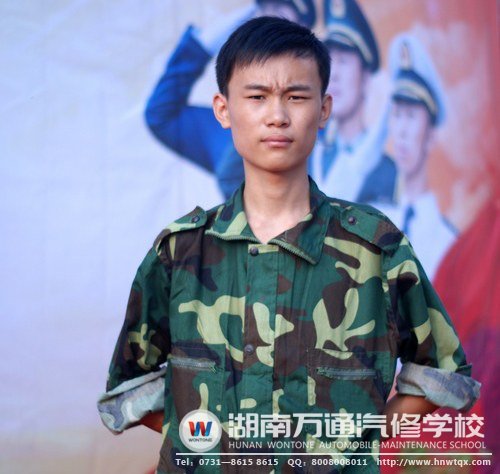 “軍訓標兵”鄧子威