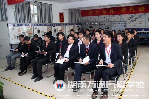 老師們細心聆聽