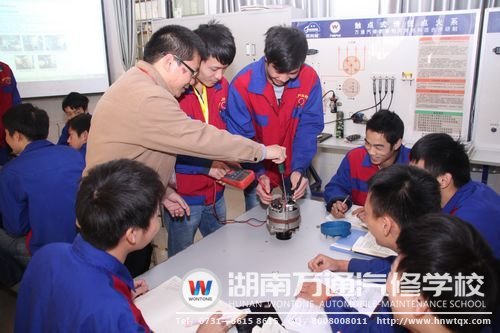 手把手教學(xué)，促使學(xué)生學(xué)得更好