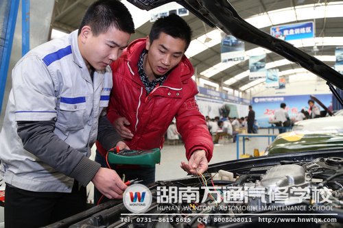 王志強放棄大學路，選擇了學汽修