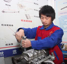 優(yōu)秀學(xué)子伍艷軍：態(tài)度決定一切 選擇改變未來(lái)