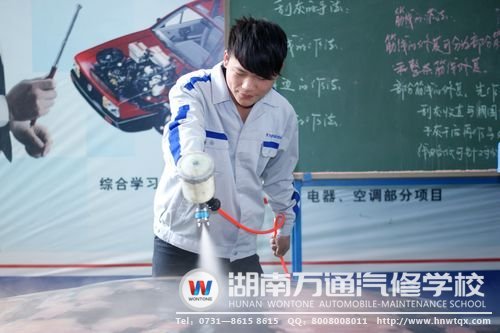 湖南萬通學(xué)子在“五德文化”的熏陶下，成長(zhǎng)為既具備專業(yè)技能又擁優(yōu)秀素養(yǎng)的汽修人才