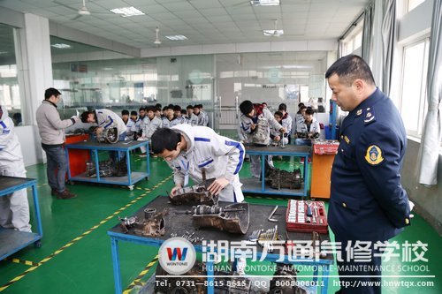 即使是運(yùn)管局的領(lǐng)導(dǎo)在一旁，學(xué)子都不會(huì)緊張！