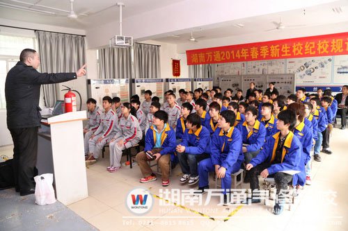 學子們在這次講座中學到了許多消防知識