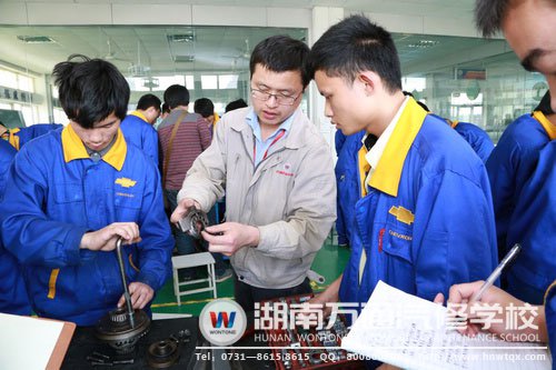 湖南萬通的學子們在校就掌握好扎實的技能，畢業(yè)后就業(yè)毫不費力