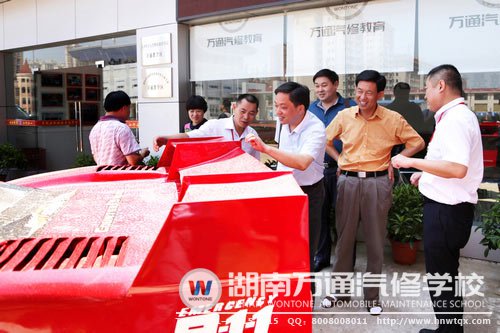 萬通汽修學(xué)校獲省廳領(lǐng)導(dǎo)好評