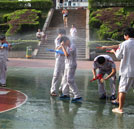 新生校園活動(dòng)：水槍大作戰(zhàn)，除了我們誰還能有這么嗨？