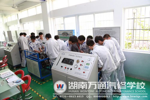 湖南萬通理實一體化教學，為就業(yè)打下基礎