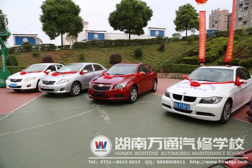 湖南萬通不定期斥資引進實訓整車，為學子學好汽修創(chuàng)造最好的條件