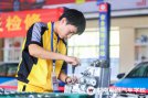 既把學(xué)問胸中藏,又見技術(shù)指尖舞