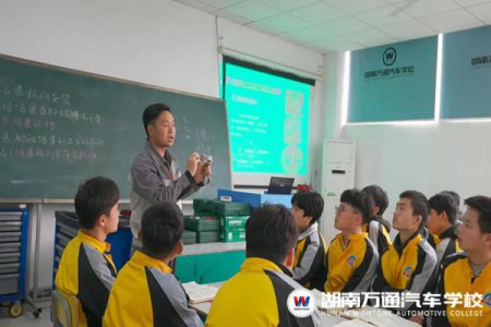 湖南萬通獨(dú)創(chuàng)《六步教學(xué)法》，確保教學(xué)簡單有效