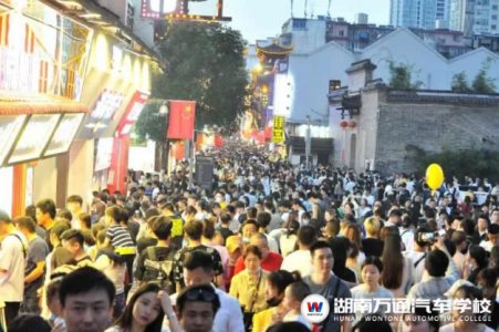 這個五一不去擠人從眾... 他們只想逛校園拿入學(xué)豪禮