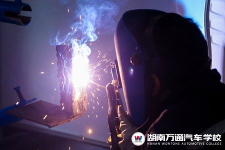 極度緊缺人才：焊工高居榜首，現(xiàn)在學(xué)還來得及！