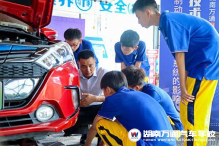 大揭秘！選專業(yè)很迷茫？快來收藏這份熱門專業(yè)的就業(yè)指南