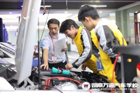 【重要資訊】 教育部最新權威解讀：職業(yè)教育不是“低層次教育”，更不是“淘汰教育”